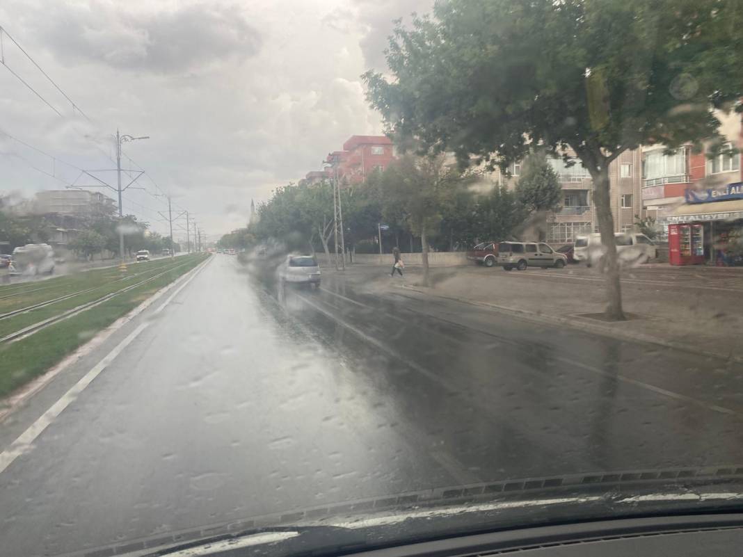 Konya’nın merkezine beklenen yağış düştü 1